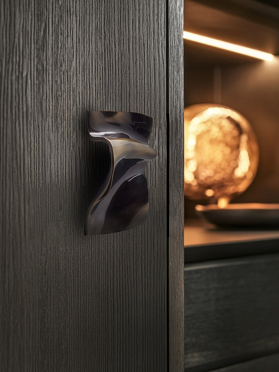 Modern luxury cabinet pull for high-end interiors