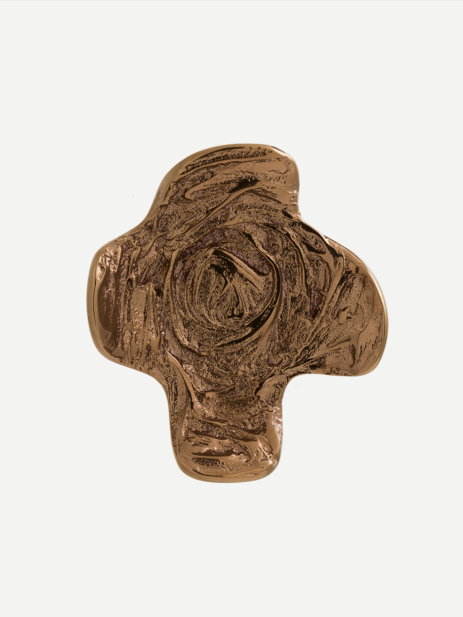 Modern cabinet pull handle for custom kitchen designs in rose gold