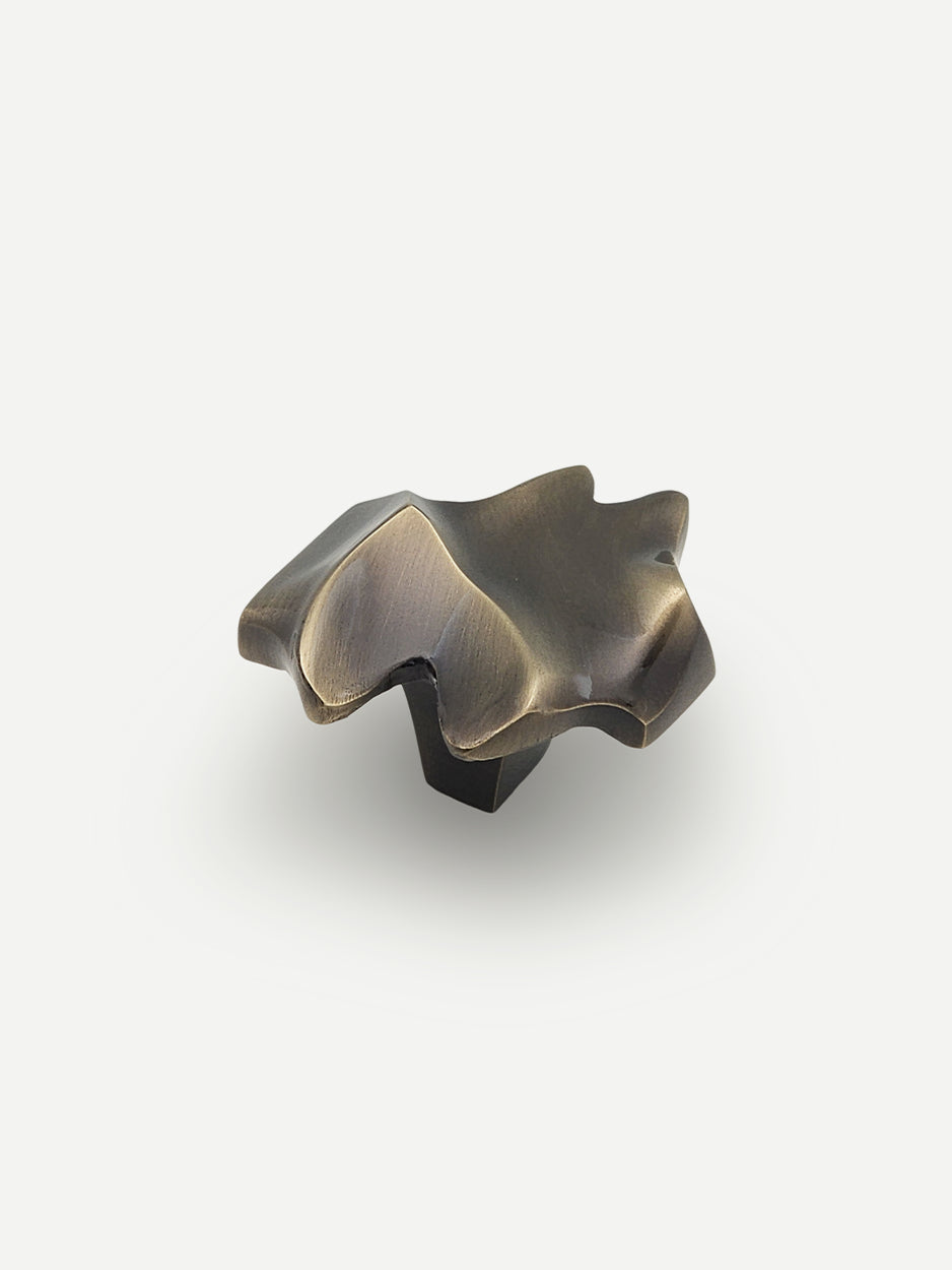 Contemporary cabinet pulls in polished brass finish