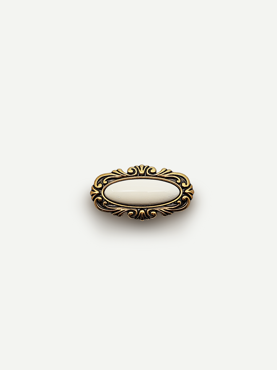 Ceramic hardware for designers creating timeless vintage interiors.