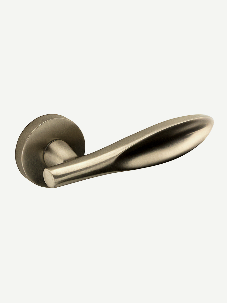 Luxury door lever handle handcrafted with premium brass